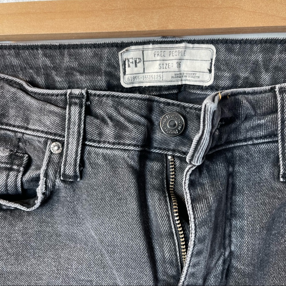 FREE PEOPLE CROP JEAN